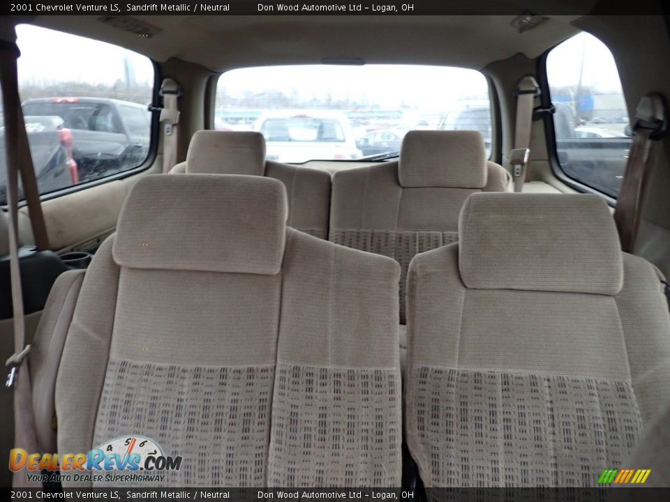 2001 Chevrolet Venture LS Sandrift Metallic / Neutral Photo #14