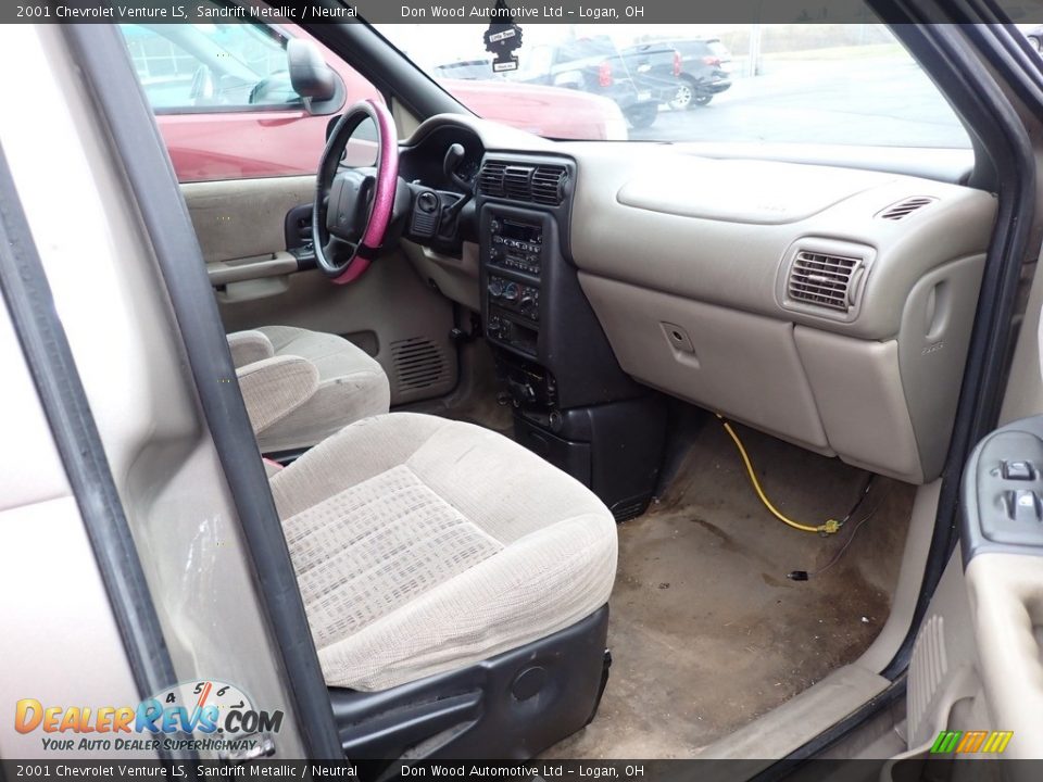 2001 Chevrolet Venture LS Sandrift Metallic / Neutral Photo #15