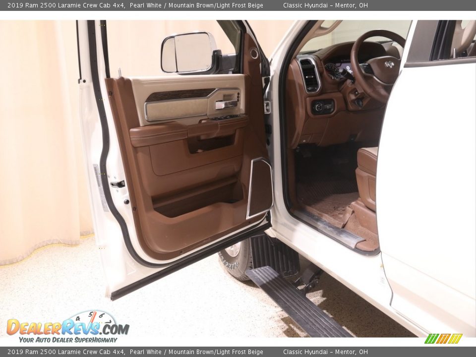 2019 Ram 2500 Laramie Crew Cab 4x4 Pearl White / Mountain Brown/Light Frost Beige Photo #4