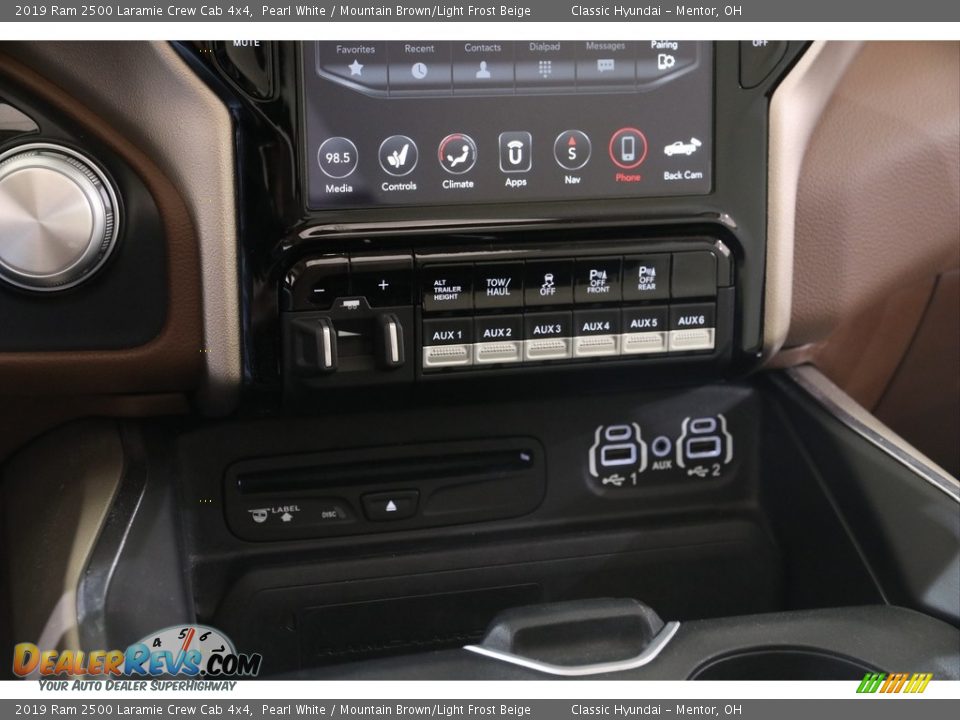 2019 Ram 2500 Laramie Crew Cab 4x4 Pearl White / Mountain Brown/Light Frost Beige Photo #23