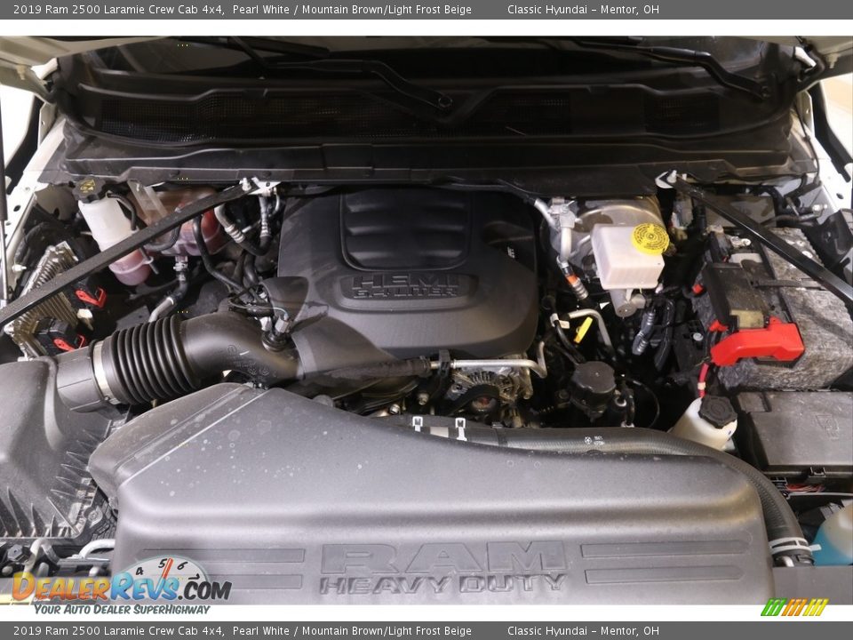 2019 Ram 2500 Laramie Crew Cab 4x4 Pearl White / Mountain Brown/Light Frost Beige Photo #33
