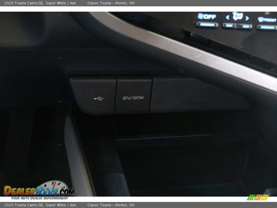 2020 Toyota Camry SE Super White / Ash Photo #14