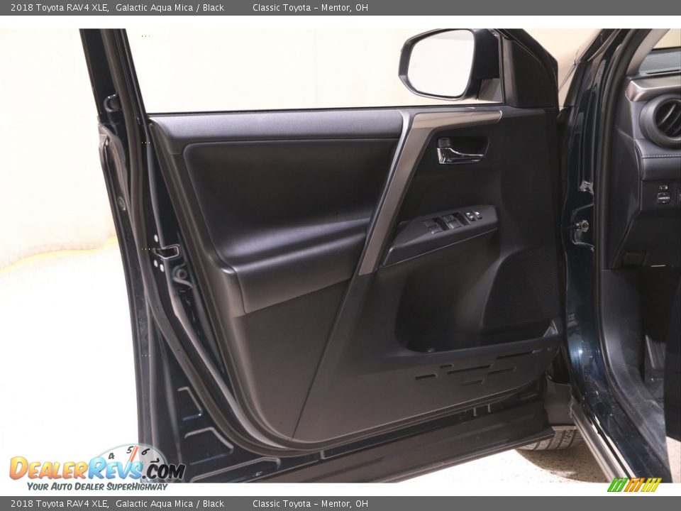 2018 Toyota RAV4 XLE Galactic Aqua Mica / Black Photo #4