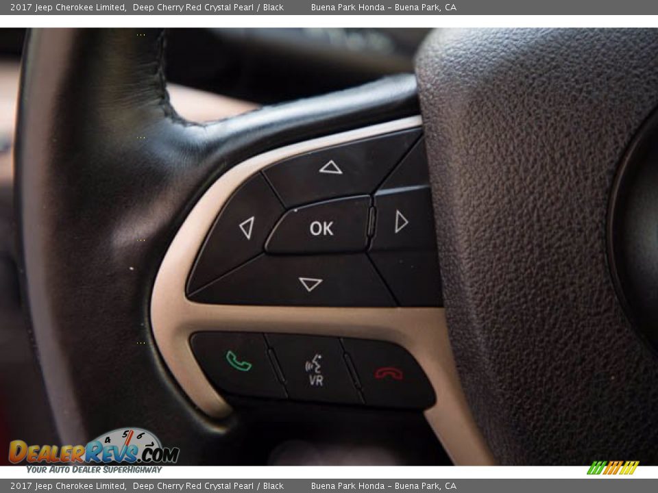 2017 Jeep Cherokee Limited Steering Wheel Photo #12