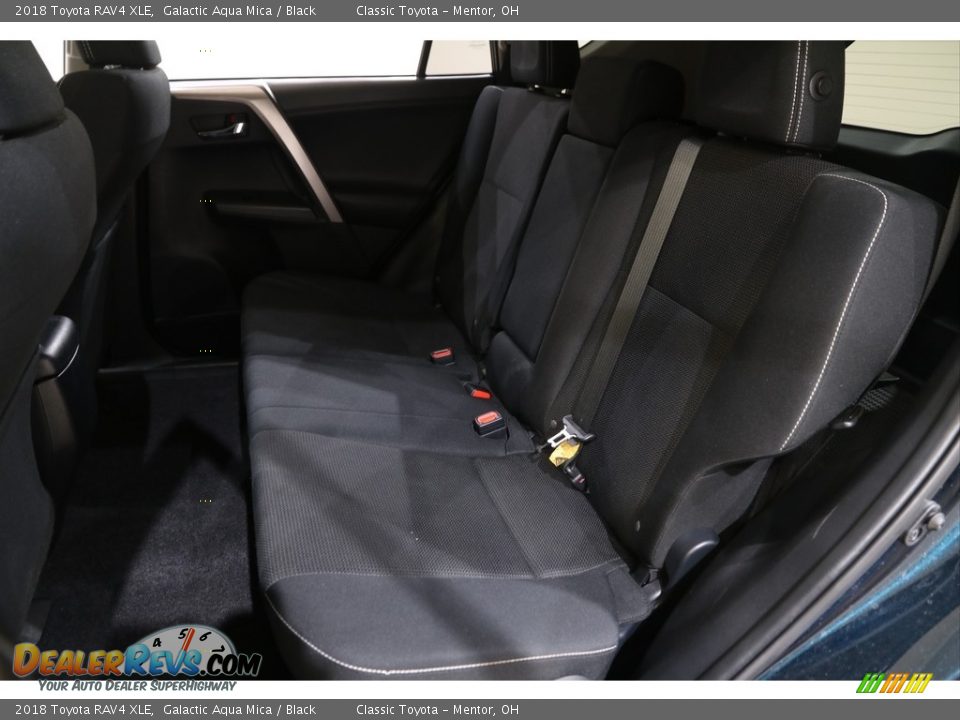 2018 Toyota RAV4 XLE Galactic Aqua Mica / Black Photo #17