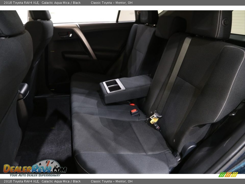 2018 Toyota RAV4 XLE Galactic Aqua Mica / Black Photo #18