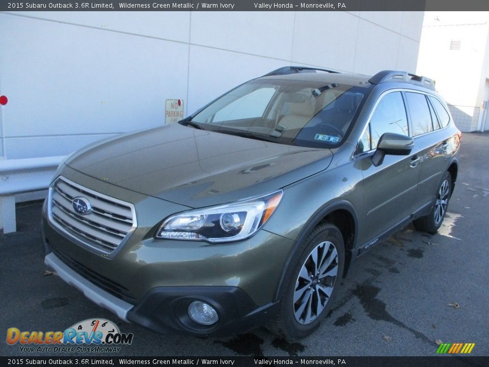 Front 3/4 View of 2015 Subaru Outback 3.6R Limited Photo #7