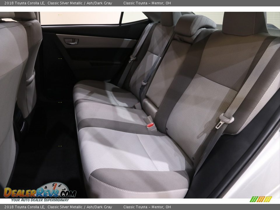 2018 Toyota Corolla LE Classic Silver Metallic / Ash/Dark Gray Photo #16