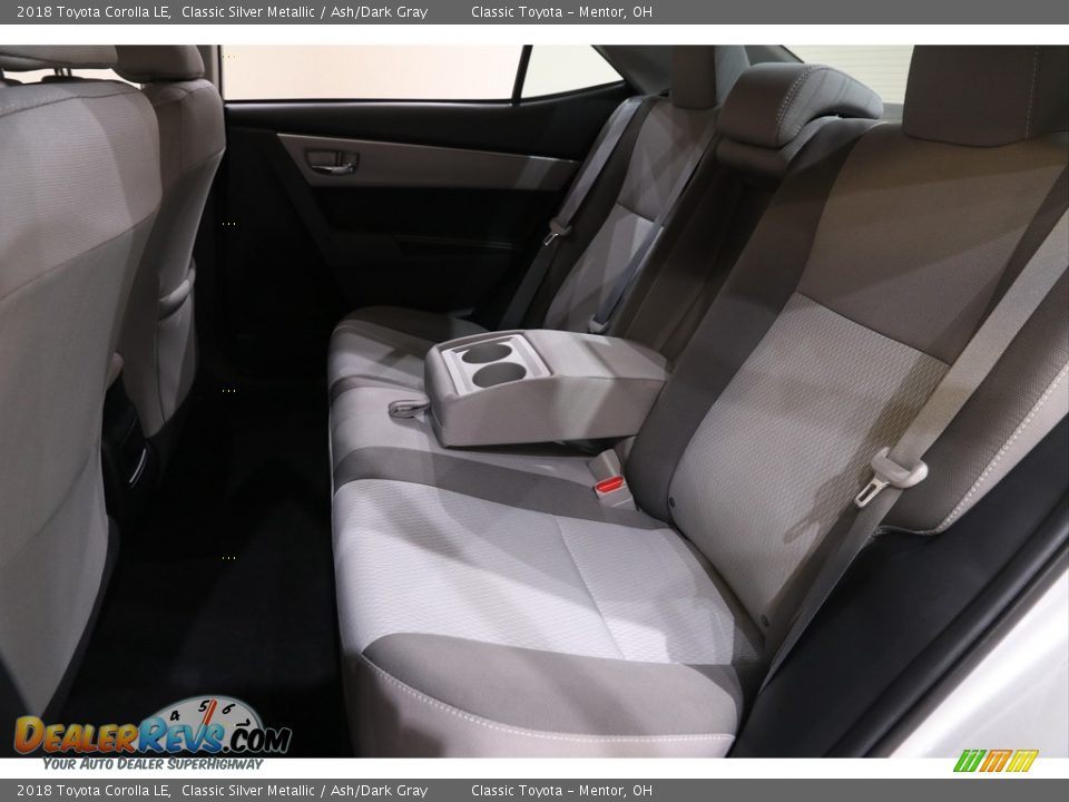 2018 Toyota Corolla LE Classic Silver Metallic / Ash/Dark Gray Photo #17
