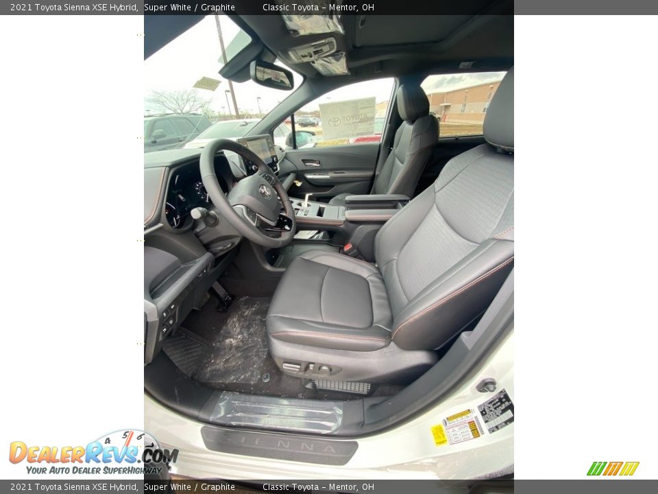 2021 Toyota Sienna XSE Hybrid Super White / Graphite Photo #2