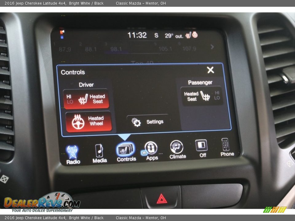 2016 Jeep Cherokee Latitude 4x4 Bright White / Black Photo #10