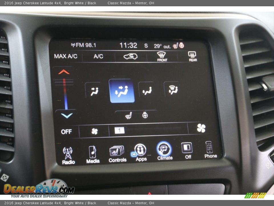 2016 Jeep Cherokee Latitude 4x4 Bright White / Black Photo #13