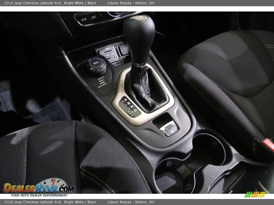 2016 Jeep Cherokee Latitude 4x4 Bright White / Black Photo #16