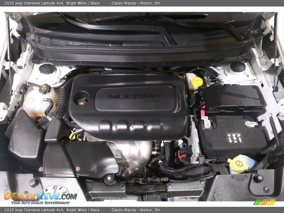 2016 Jeep Cherokee Latitude 4x4 Bright White / Black Photo #24