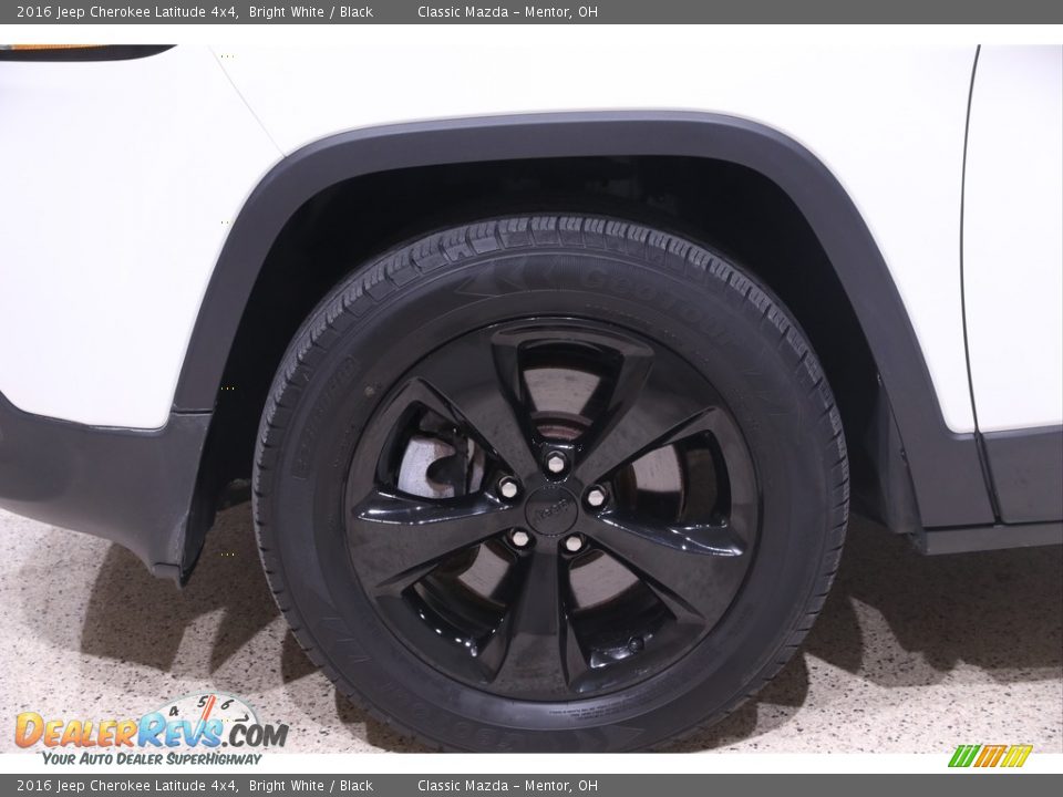 2016 Jeep Cherokee Latitude 4x4 Bright White / Black Photo #25