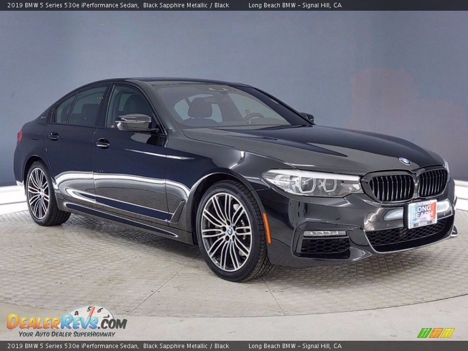 Front 3/4 View of 2019 BMW 5 Series 530e iPerformance Sedan Photo #35