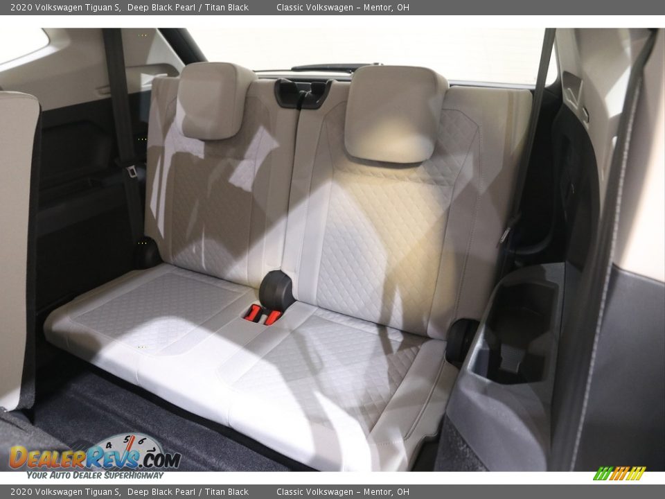 2020 Volkswagen Tiguan S Deep Black Pearl / Titan Black Photo #18