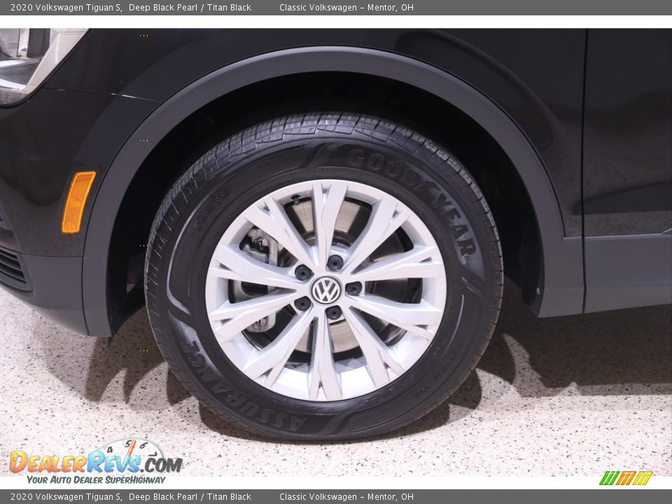 2020 Volkswagen Tiguan S Deep Black Pearl / Titan Black Photo #21