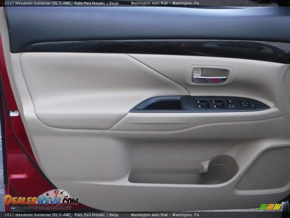 Door Panel of 2017 Mitsubishi Outlander SEL S-AWC Photo #13