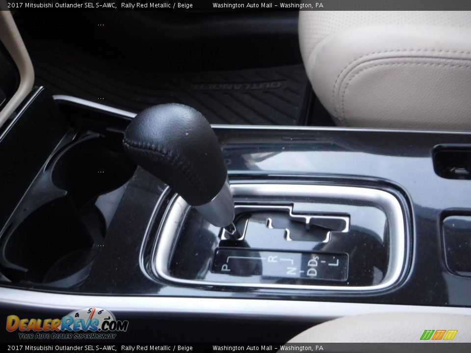 2017 Mitsubishi Outlander SEL S-AWC Shifter Photo #17