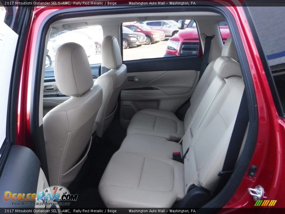 Rear Seat of 2017 Mitsubishi Outlander SEL S-AWC Photo #23