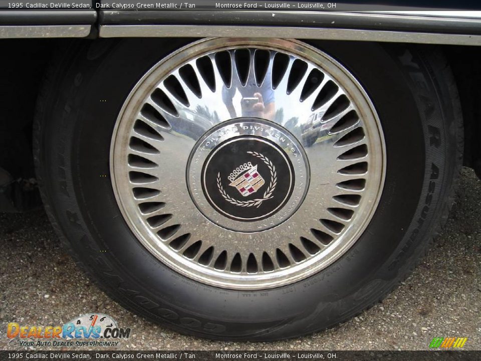 1995 Cadillac DeVille Sedan Dark Calypso Green Metallic / Tan Photo #11