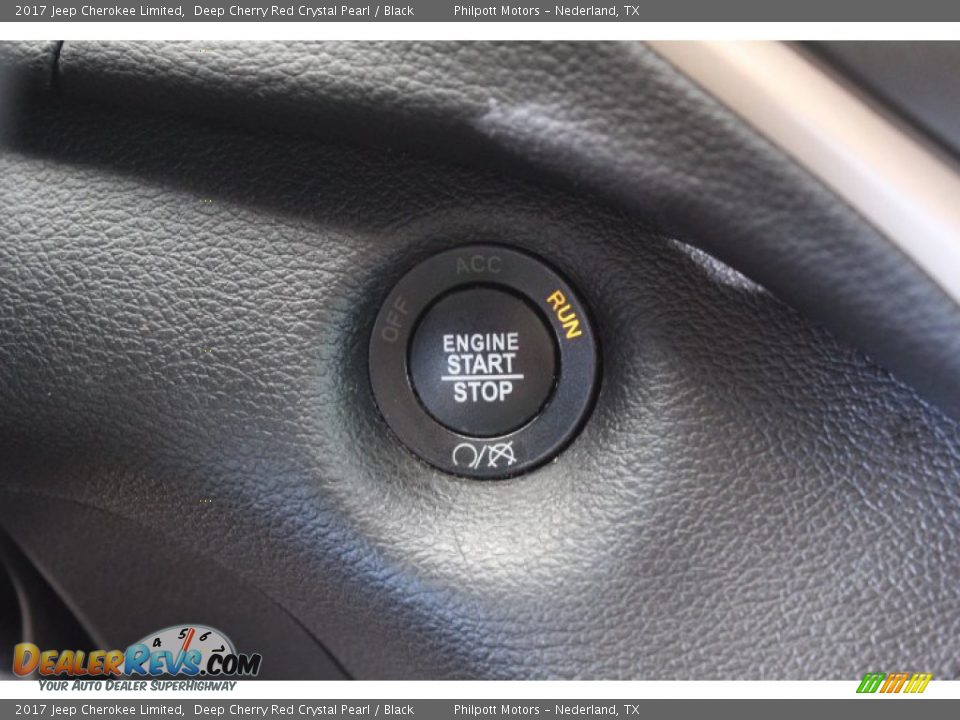 Controls of 2017 Jeep Cherokee Limited Photo #24