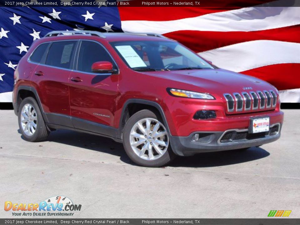Front 3/4 View of 2017 Jeep Cherokee Limited Photo #32