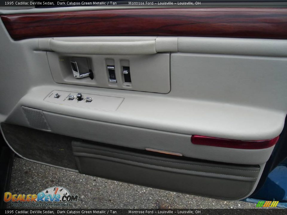 1995 Cadillac DeVille Sedan Dark Calypso Green Metallic / Tan Photo #19
