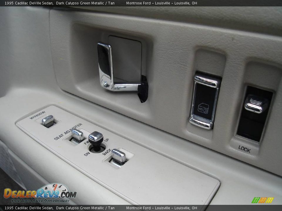 1995 Cadillac DeVille Sedan Dark Calypso Green Metallic / Tan Photo #20