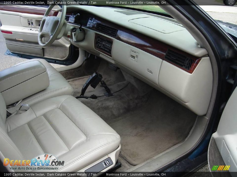 1995 Cadillac DeVille Sedan Dark Calypso Green Metallic / Tan Photo #21