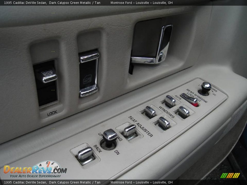 1995 Cadillac DeVille Sedan Dark Calypso Green Metallic / Tan Photo #23