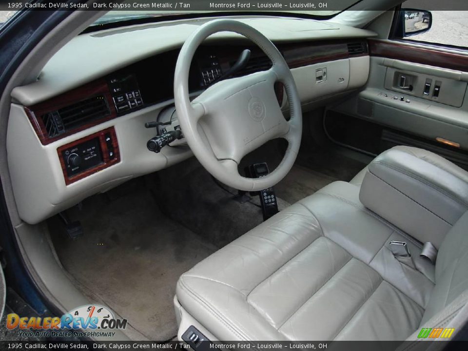 1995 Cadillac DeVille Sedan Dark Calypso Green Metallic / Tan Photo #24