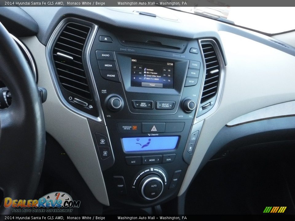Controls of 2014 Hyundai Santa Fe GLS AWD Photo #19