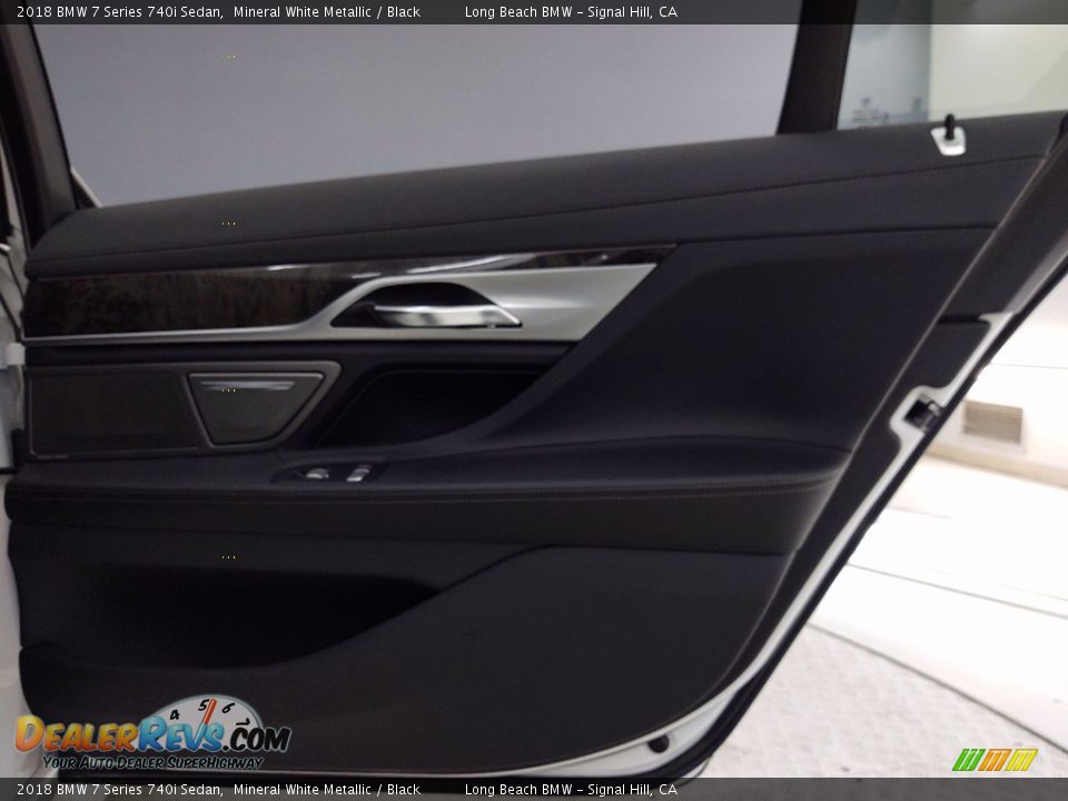 2018 BMW 7 Series 740i Sedan Mineral White Metallic / Black Photo #33