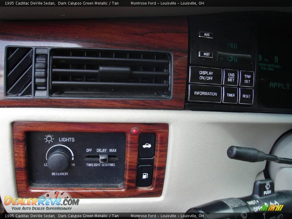 1995 Cadillac DeVille Sedan Dark Calypso Green Metallic / Tan Photo #27