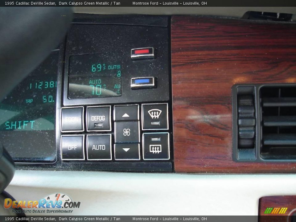 1995 Cadillac DeVille Sedan Dark Calypso Green Metallic / Tan Photo #28