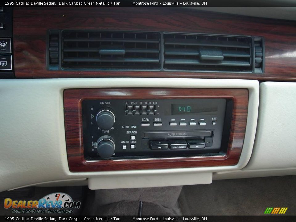 1995 Cadillac DeVille Sedan Dark Calypso Green Metallic / Tan Photo #29