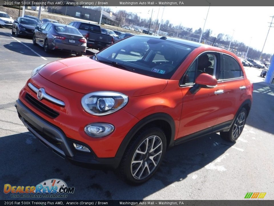 Front 3/4 View of 2016 Fiat 500X Trekking Plus AWD Photo #6