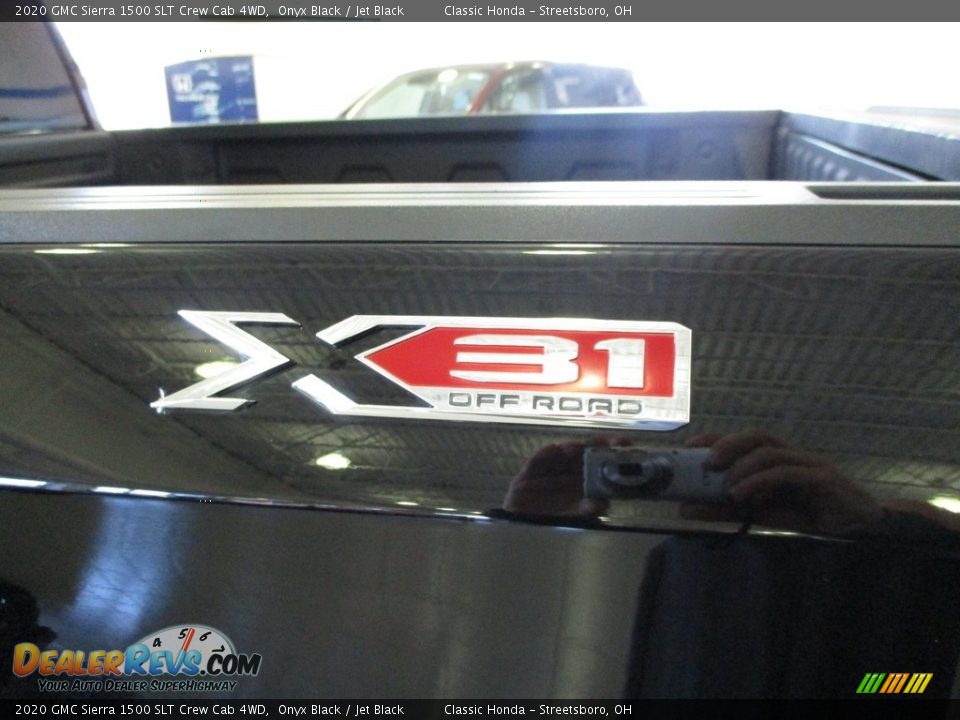 2020 GMC Sierra 1500 SLT Crew Cab 4WD Onyx Black / Jet Black Photo #12