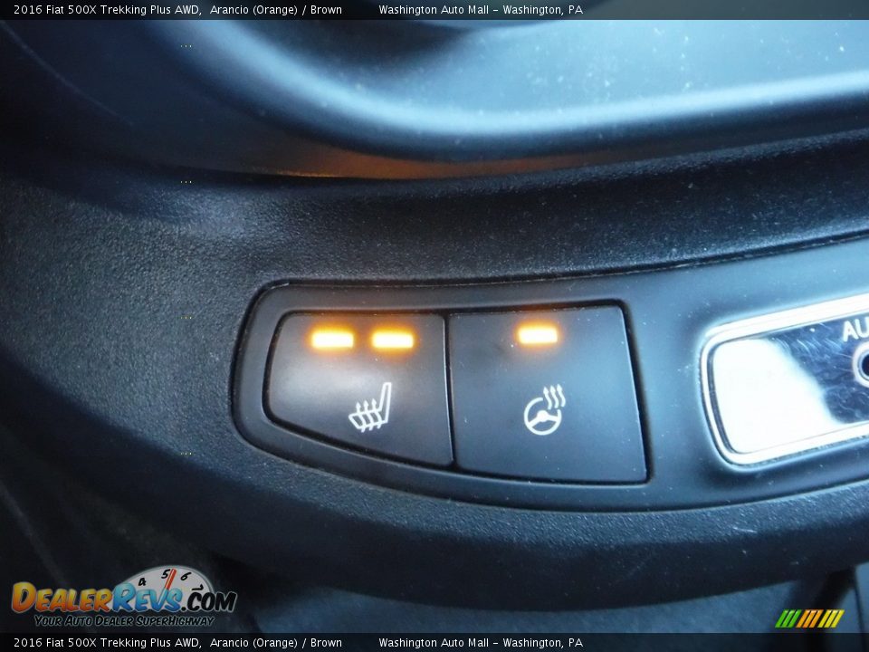 Controls of 2016 Fiat 500X Trekking Plus AWD Photo #20