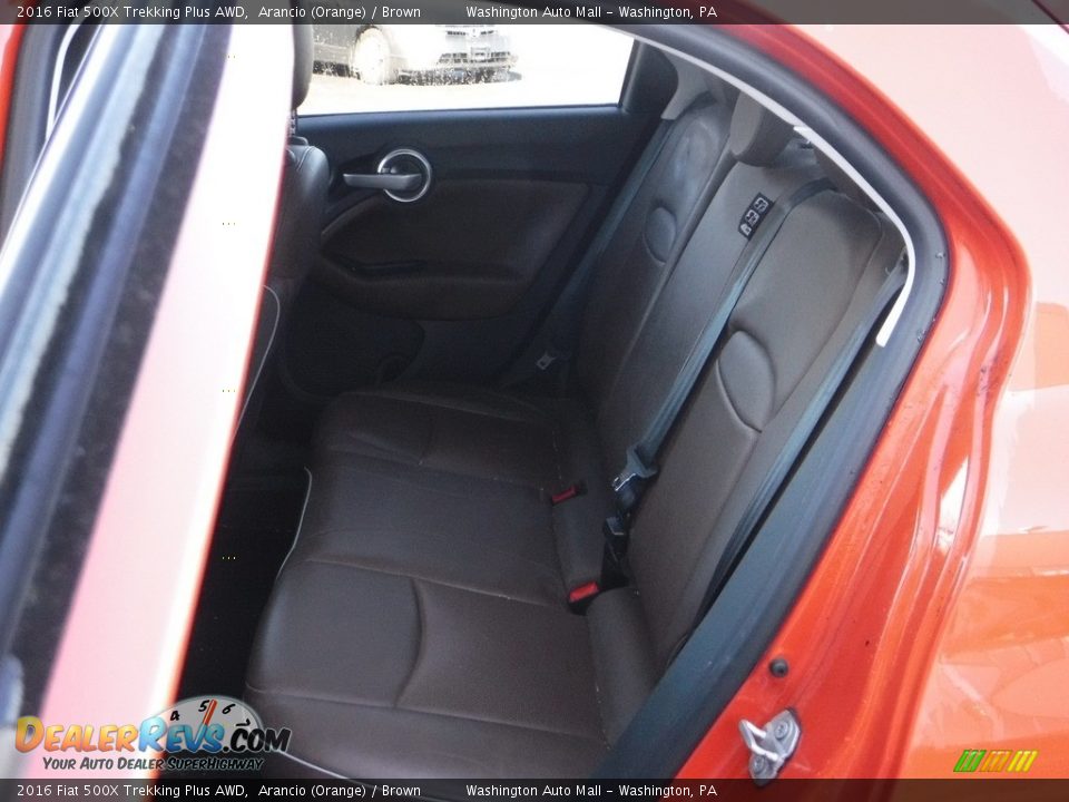 Rear Seat of 2016 Fiat 500X Trekking Plus AWD Photo #24