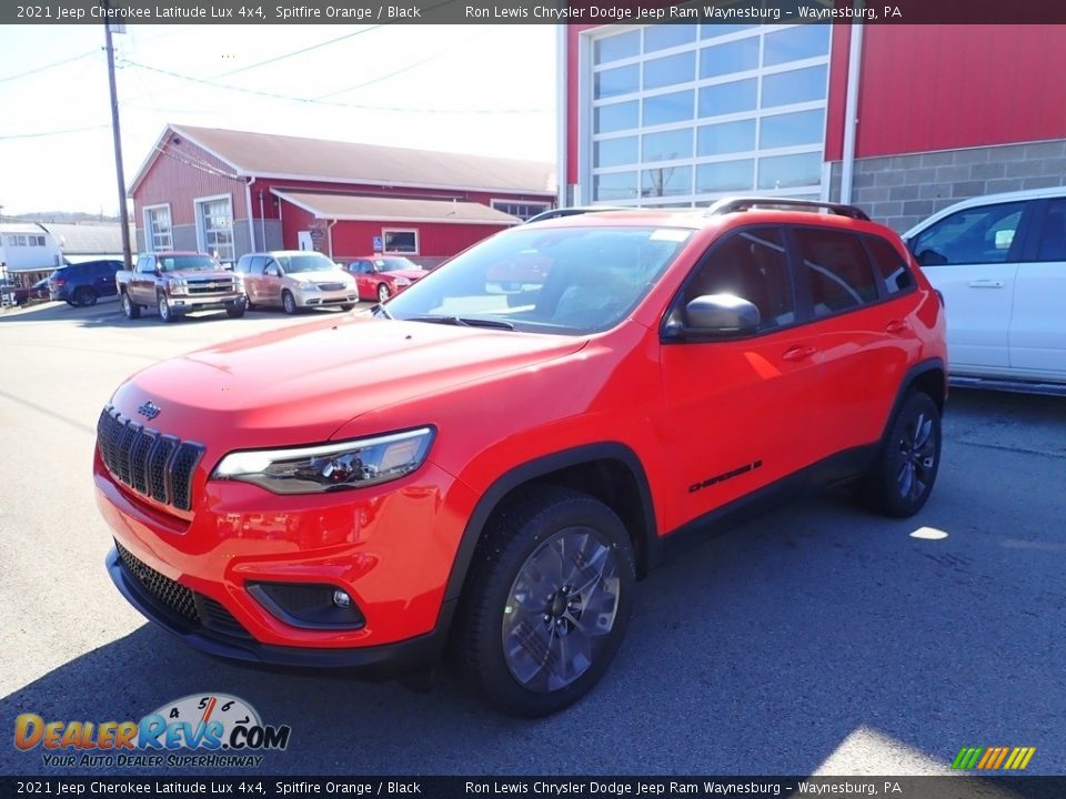 2021 Jeep Cherokee Latitude Lux 4x4 Spitfire Orange / Black Photo #1