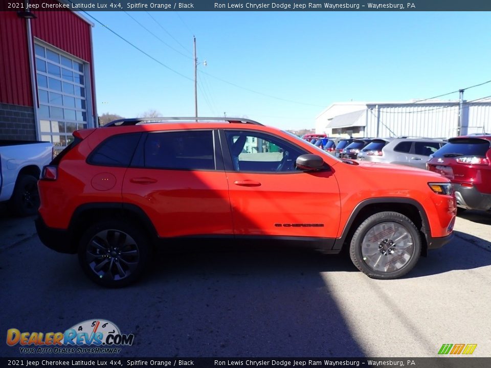 2021 Jeep Cherokee Latitude Lux 4x4 Spitfire Orange / Black Photo #6