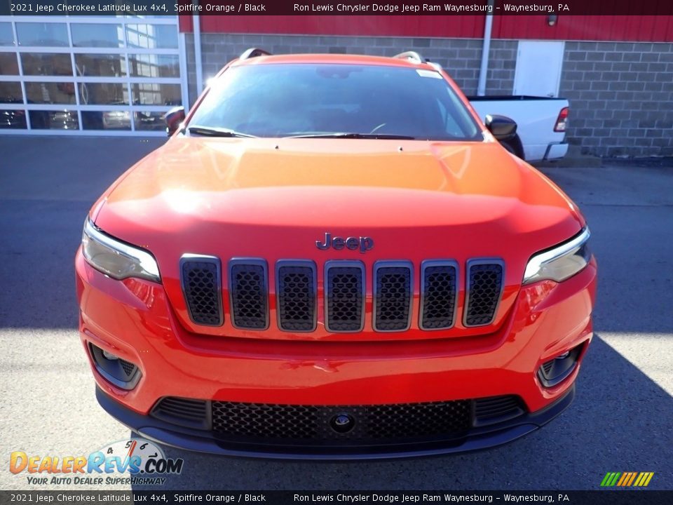 2021 Jeep Cherokee Latitude Lux 4x4 Spitfire Orange / Black Photo #8