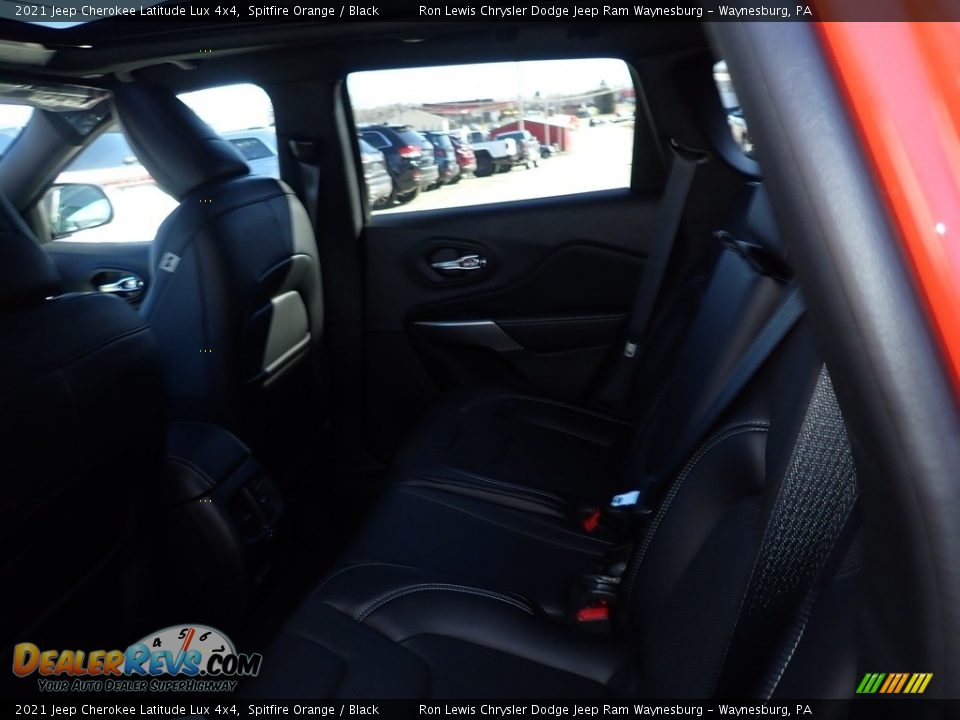 2021 Jeep Cherokee Latitude Lux 4x4 Spitfire Orange / Black Photo #12