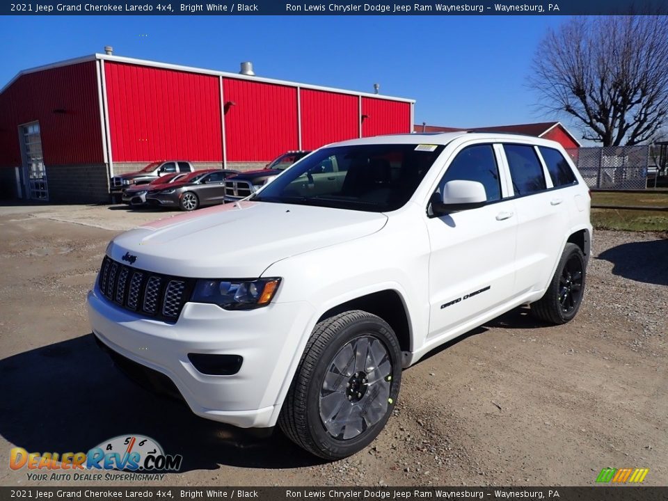 2021 Jeep Grand Cherokee Laredo 4x4 Bright White / Black Photo #1