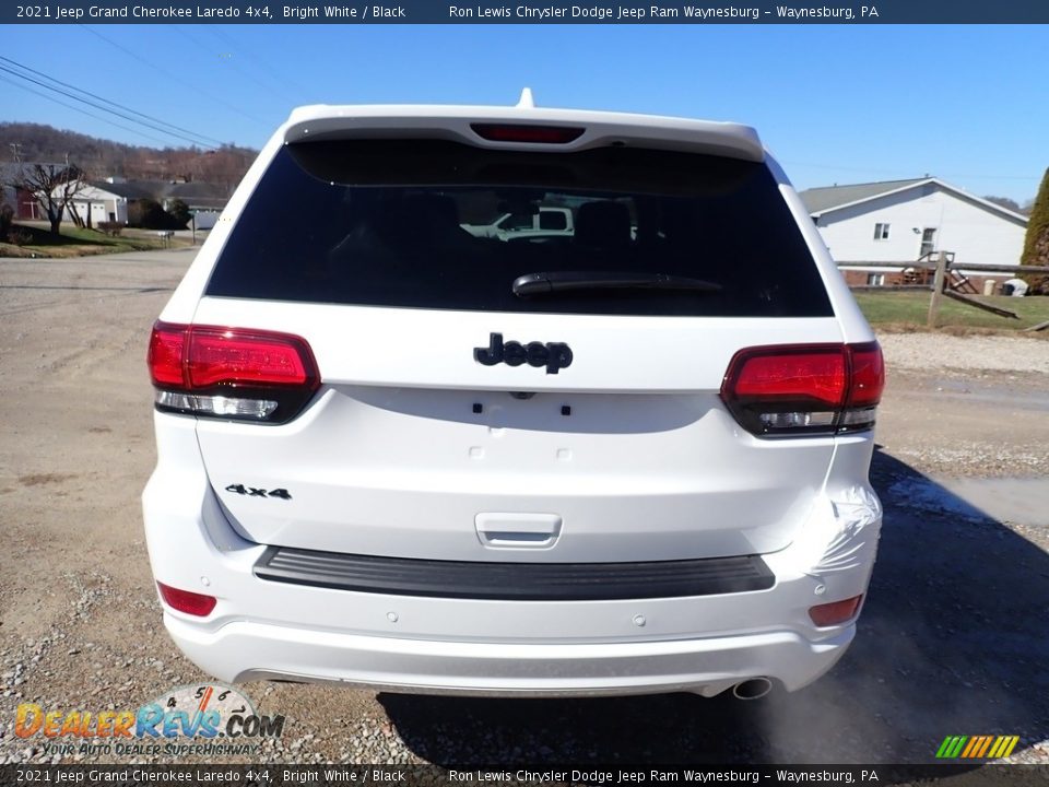 2021 Jeep Grand Cherokee Laredo 4x4 Bright White / Black Photo #4