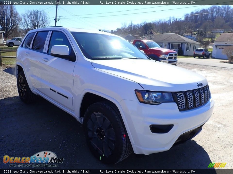 2021 Jeep Grand Cherokee Laredo 4x4 Bright White / Black Photo #7