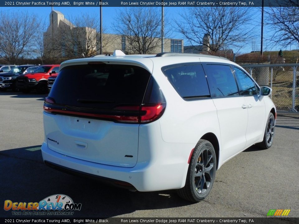 2021 Chrysler Pacifica Touring AWD Bright White / Black Photo #5